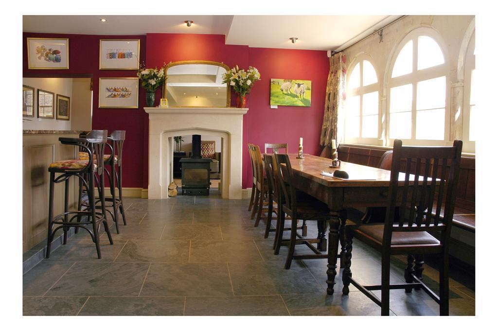 Отель The Kings Arms Stowel Экстерьер фото